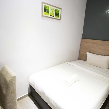 Hotel 99 Pusat Bandar Puchong Esterno foto