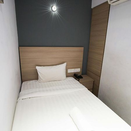 Hotel 99 Pusat Bandar Puchong Esterno foto