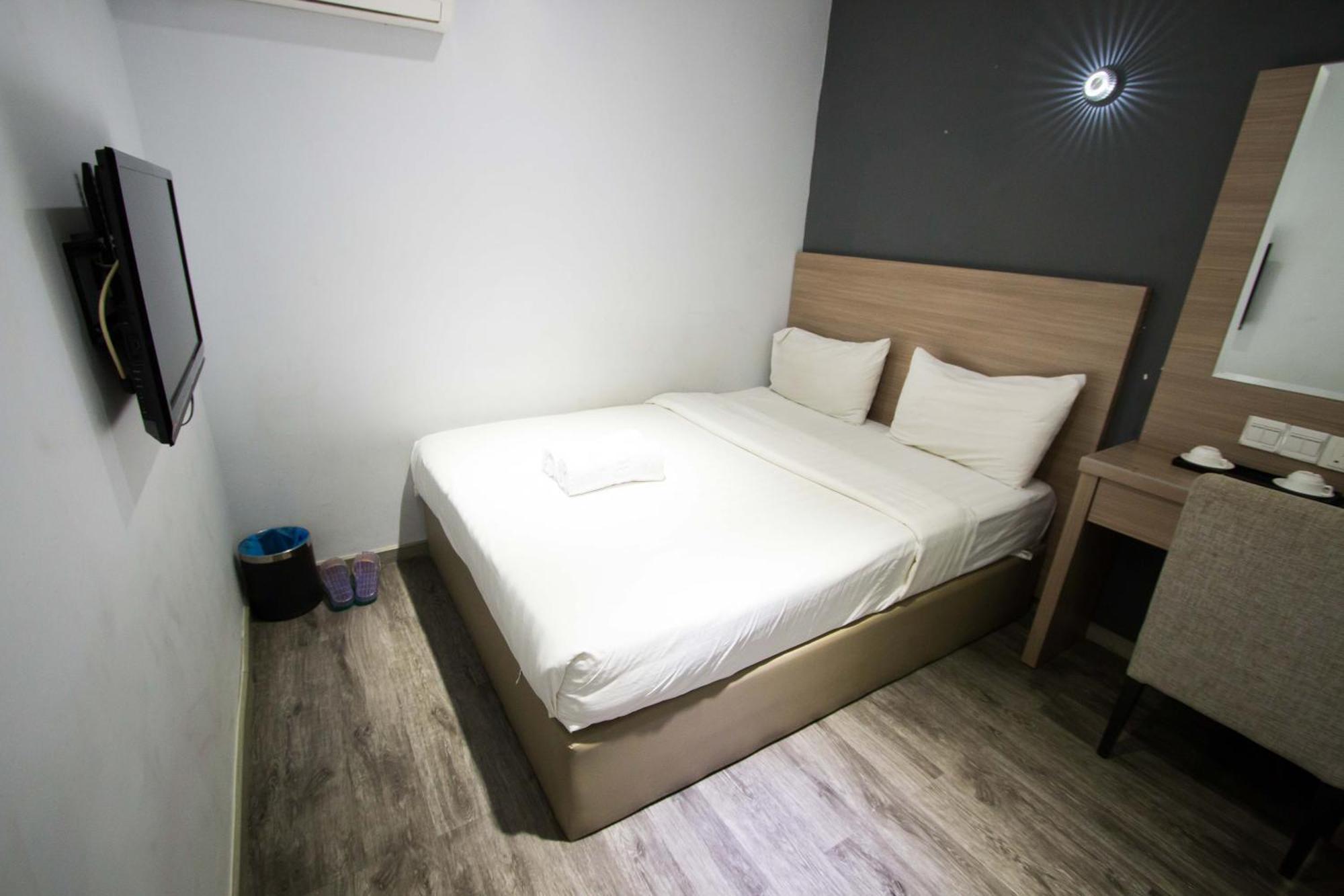 Hotel 99 Pusat Bandar Puchong Esterno foto