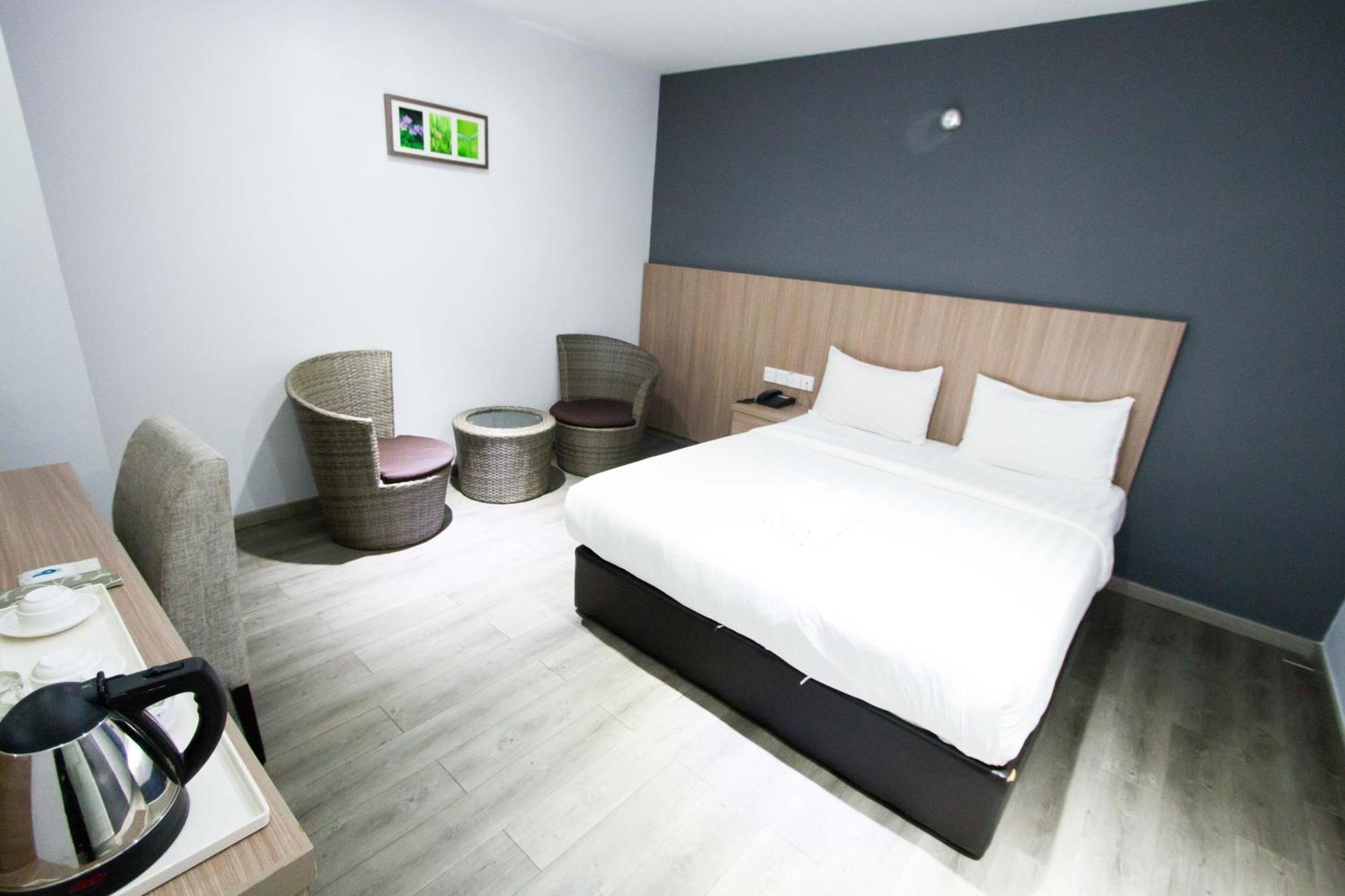 Hotel 99 Pusat Bandar Puchong Esterno foto