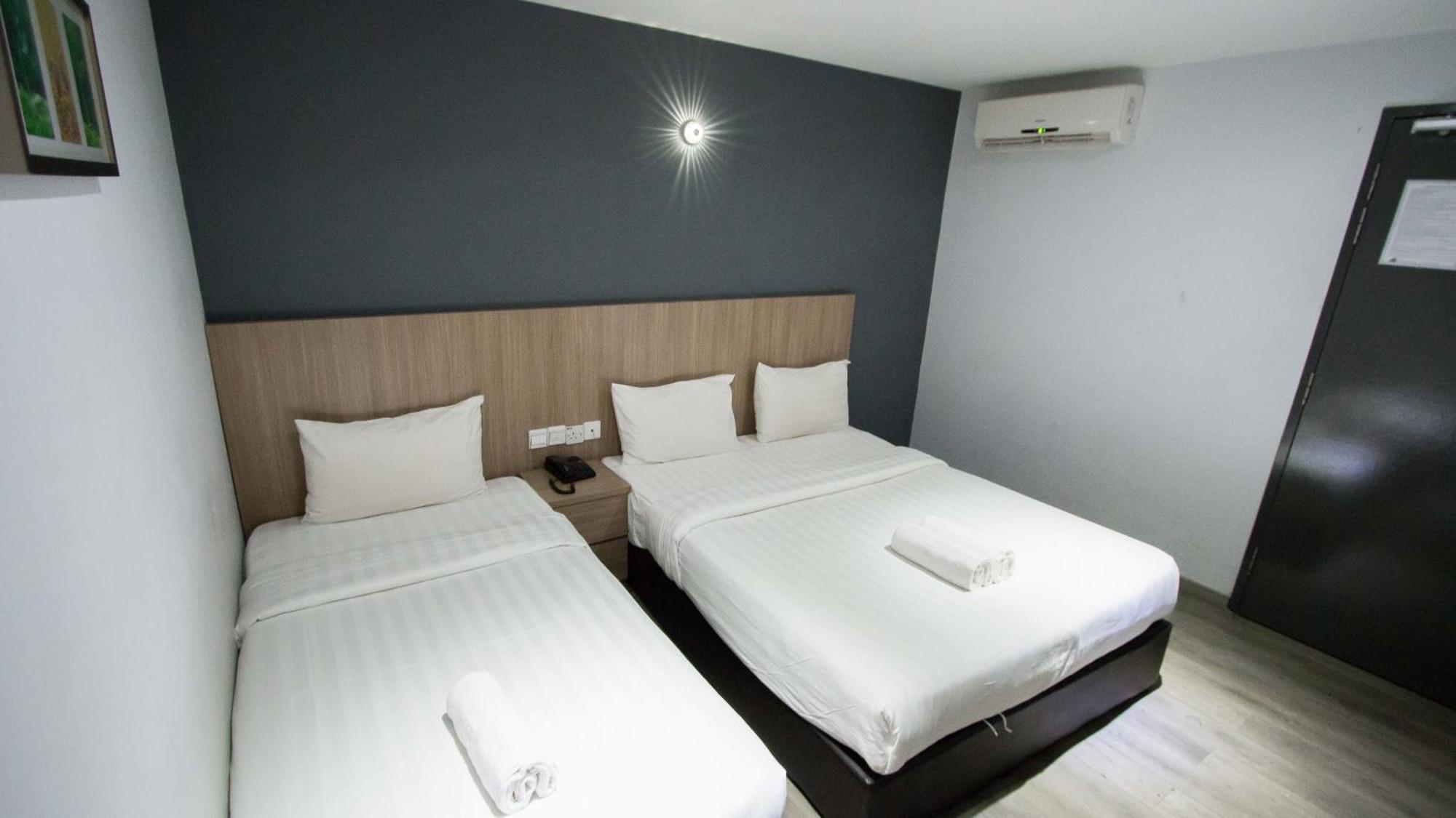 Hotel 99 Pusat Bandar Puchong Esterno foto