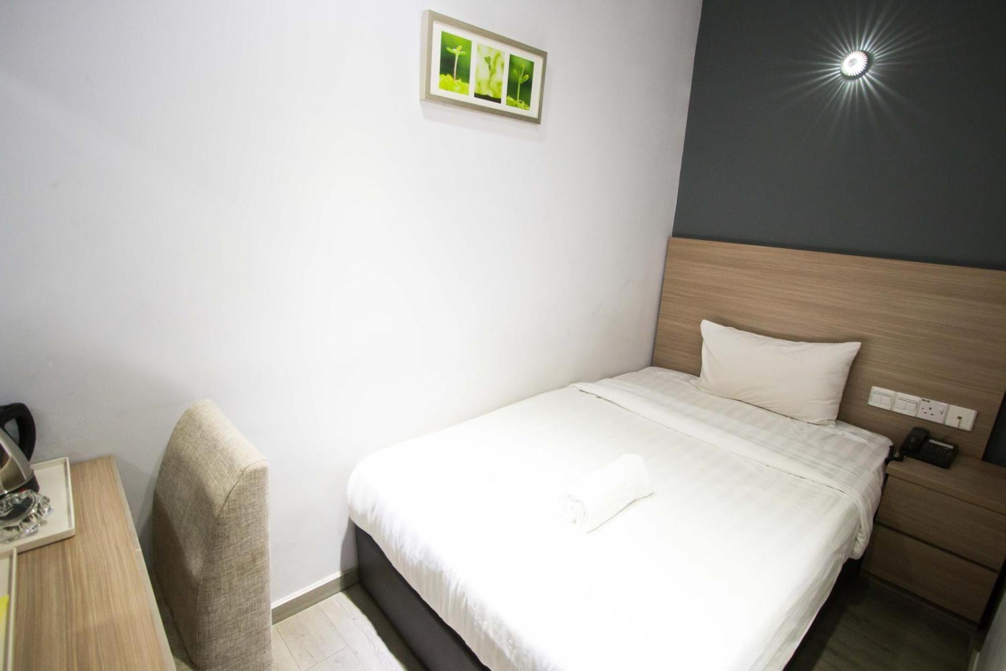 Hotel 99 Pusat Bandar Puchong Esterno foto