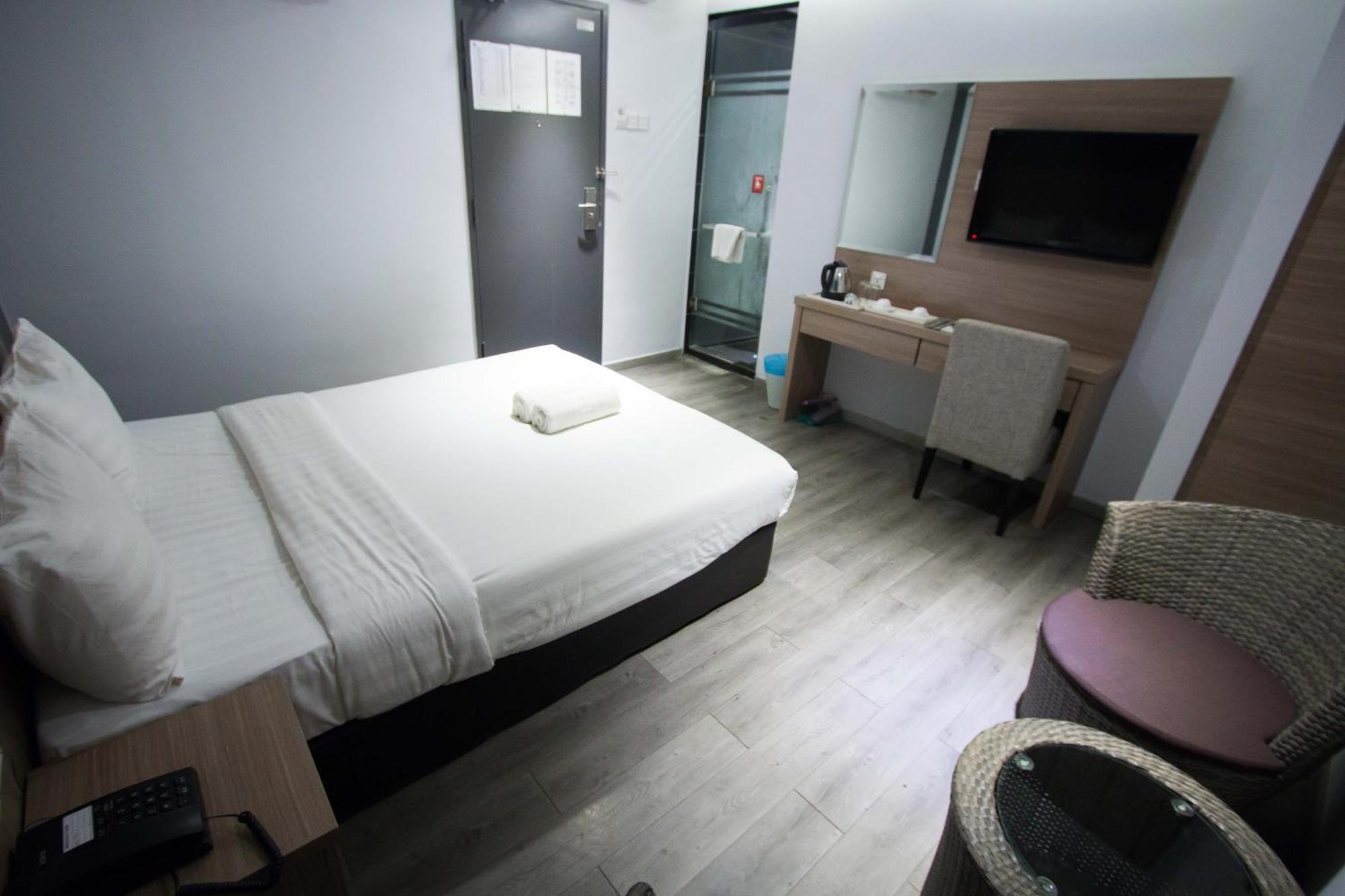 Hotel 99 Pusat Bandar Puchong Esterno foto