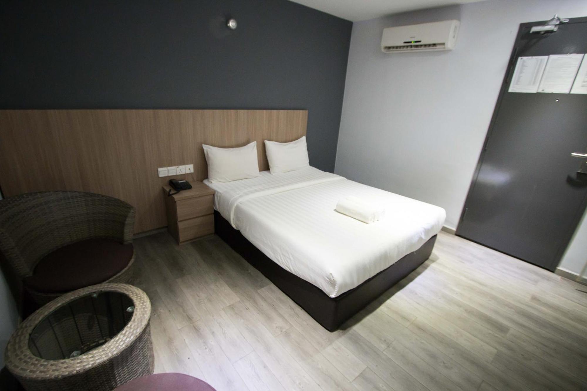 Hotel 99 Pusat Bandar Puchong Esterno foto