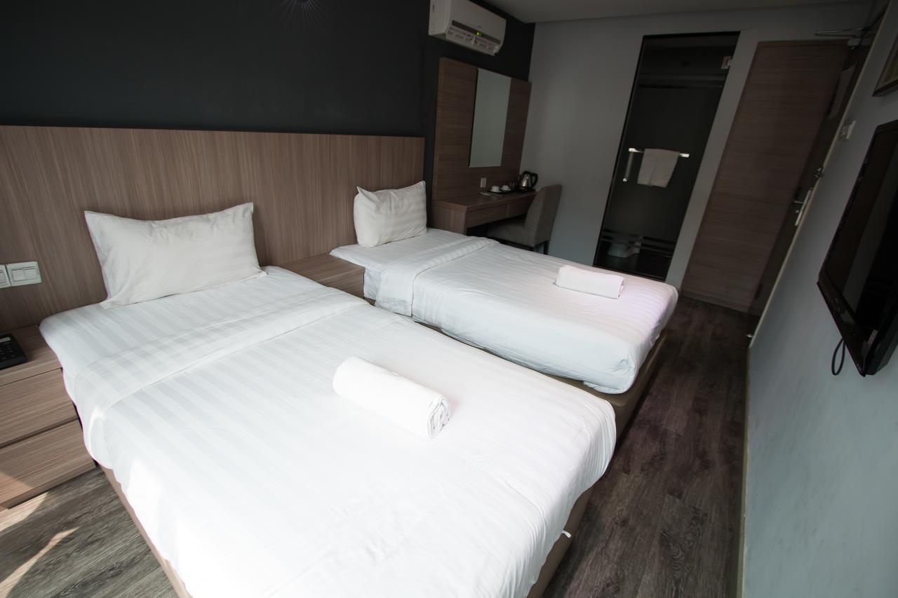 Hotel 99 Pusat Bandar Puchong Esterno foto