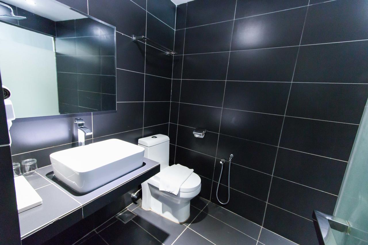 Hotel 99 Pusat Bandar Puchong Esterno foto
