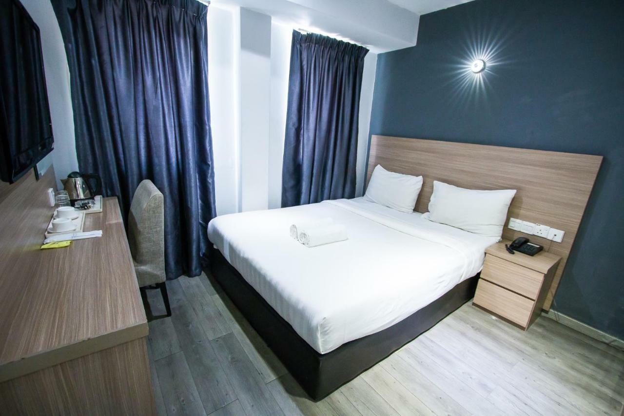 Hotel 99 Pusat Bandar Puchong Esterno foto