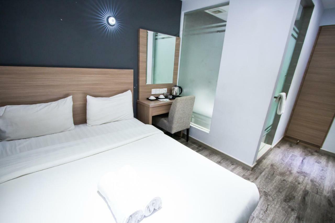Hotel 99 Pusat Bandar Puchong Esterno foto